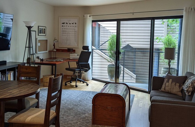 Downtown Portland condo with nearby parking spot