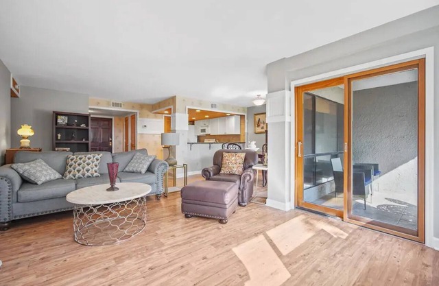 Dream condo unbeatable location
