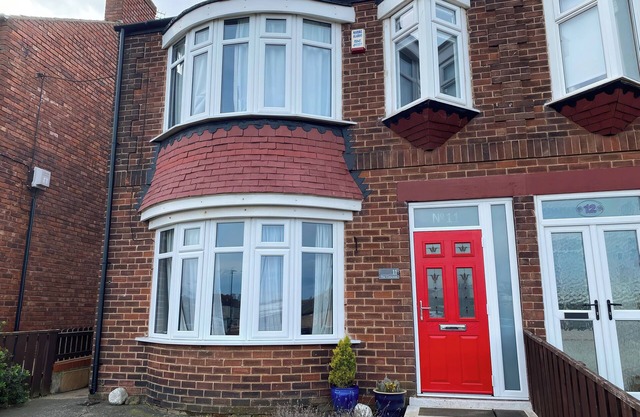 DRIFTWOOD HOUSE, pet friendly, with a garden in Marske-By-The-Sea