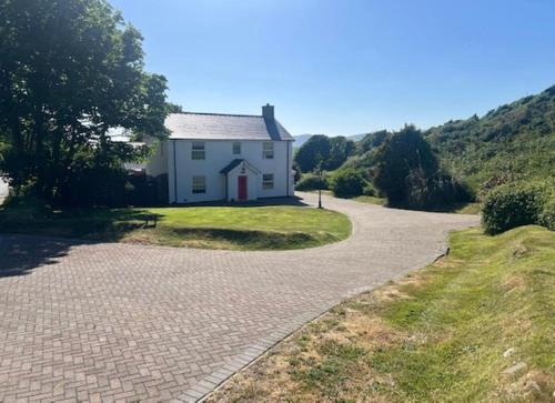 Drws y Llan