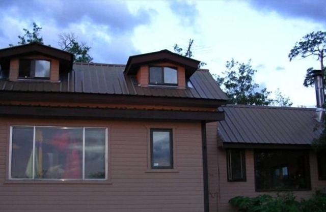 Duck Lake House / Glacier Park / St. Mary & Many Glacier