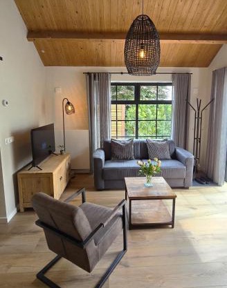dwp47 - Holiday home with own beach entrance