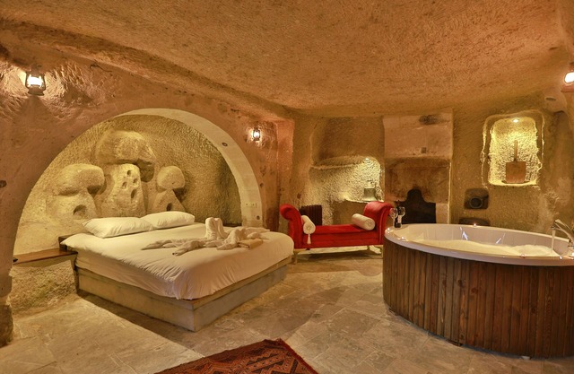 Eagle Cave Inn