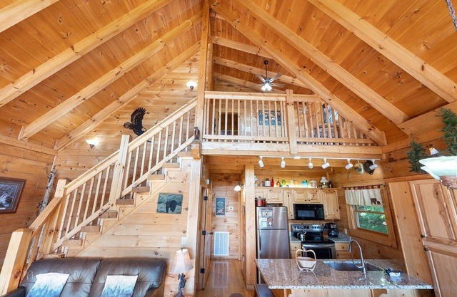 Eagles Point 3 Bedrooms 3 Bathrooms Cabin