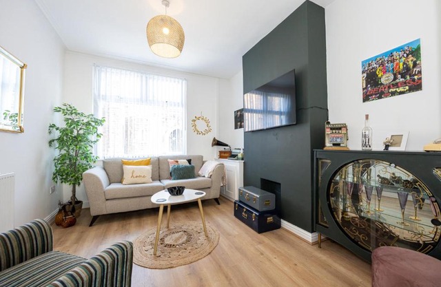 Earp House - Air Host & Stay - Sleeps 7