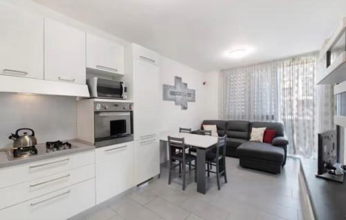 Easy Como Stay con parcheggio gratuito Collegamento con la Svizzera