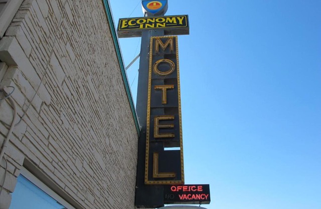 Economy Inn Ontario