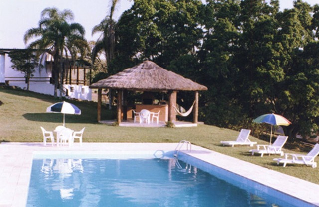 Ecos da Mata, césped de 11 mil m2, rodeado de vegetación, hermosa piscina.