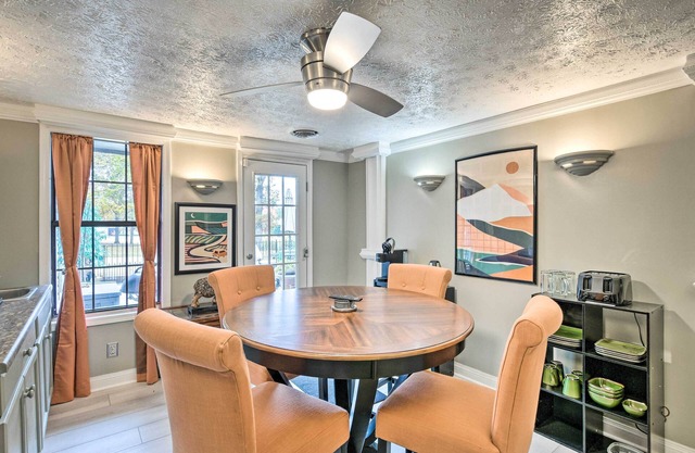 Efficiency Apt: Shared Conference Room, Patio