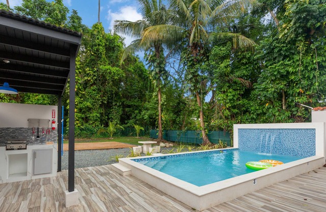 El Yunque Paradise | Private pool, beach tennis court, fire pit, outdoor shower,