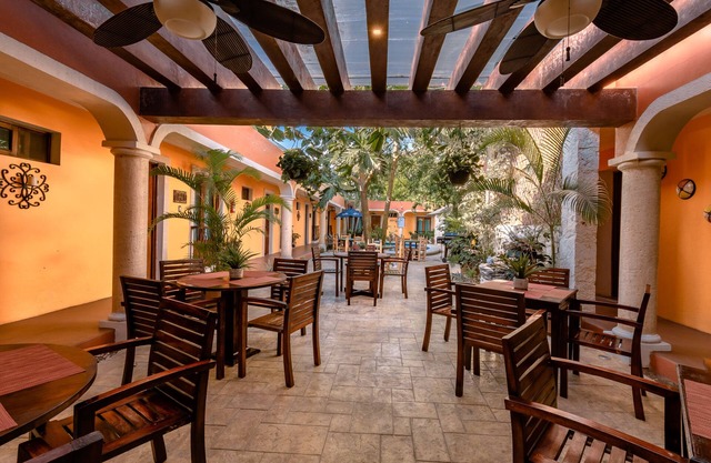 El Zaguán Colonial by GuruHotel