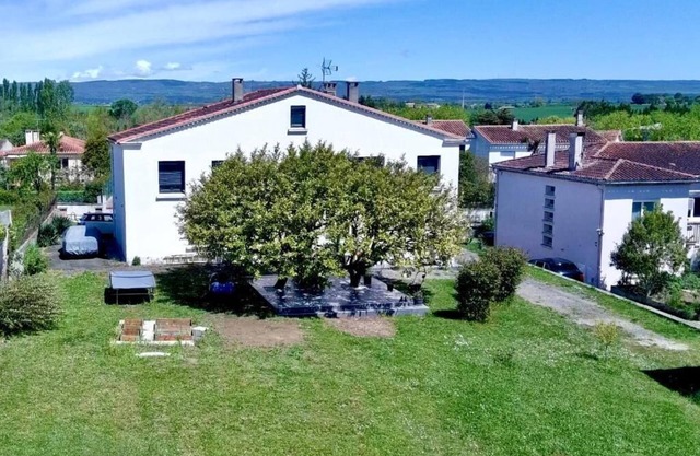 Havre d’Athéna: apartamento elegante de 2 dormitorios con sauna y jardín privado
