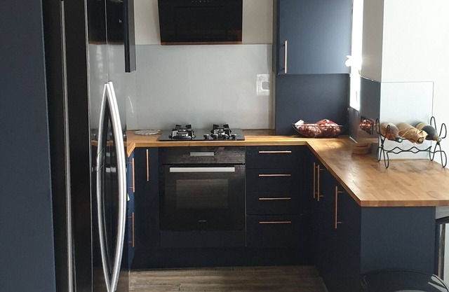 Elegant 3x King size bed retreat in London