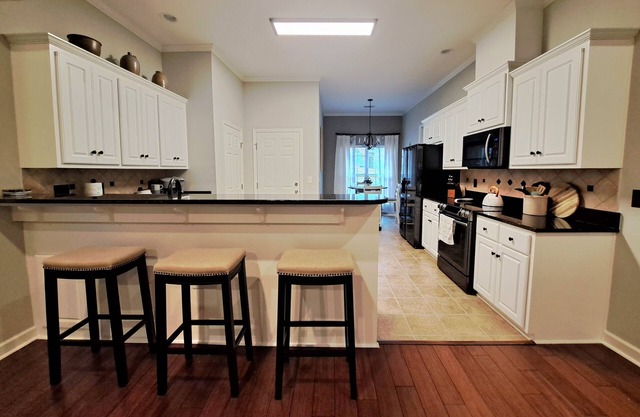 Elegant Comfortable Home w/Charming Garden Near Downtown Aiken