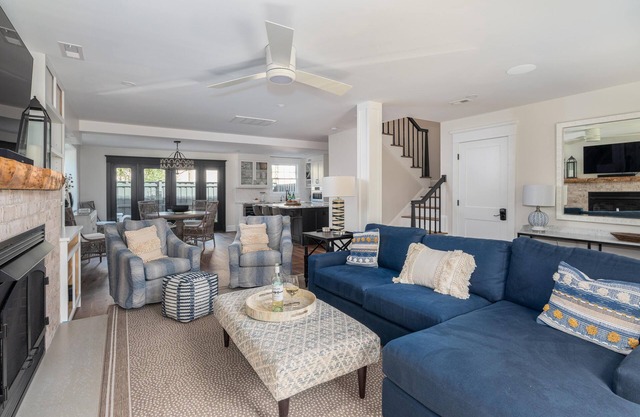 Elegant End-unit Townhouse in Historic Charleston