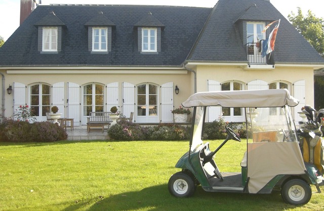 Elegant Golfside Villa with 3 ensuite Bedrooms - near Mont Saint Michel