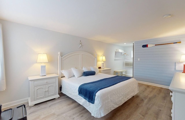Elegant King Room for a Relaxing Beach Escape