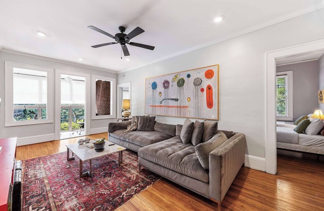 500 Queens #8:Stylish 2BR in Myers Park w/ sunroom