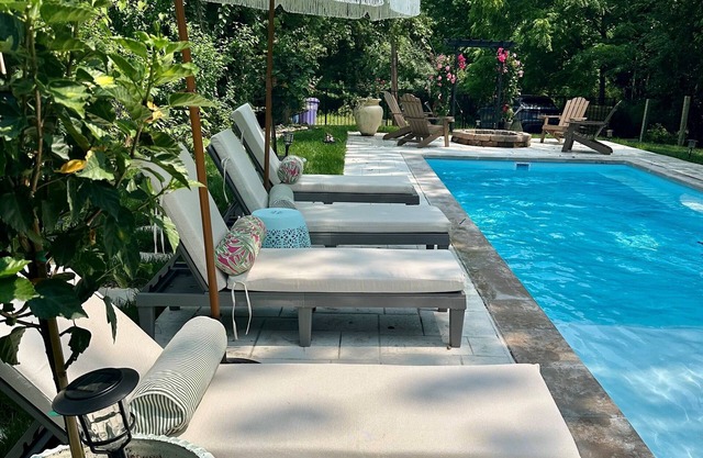 Elegant Retreat With Pool, Screened Porch Just Steps From Shops, Dining & Fun!