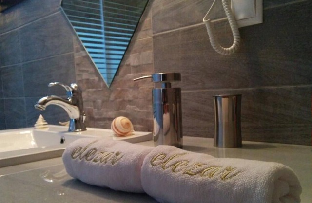 Elezar Apartments, Grecia