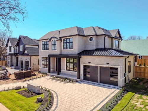 Elite 5 BR, Lake, Gym, Sauna, Thtr, OutD FP & Ktcn