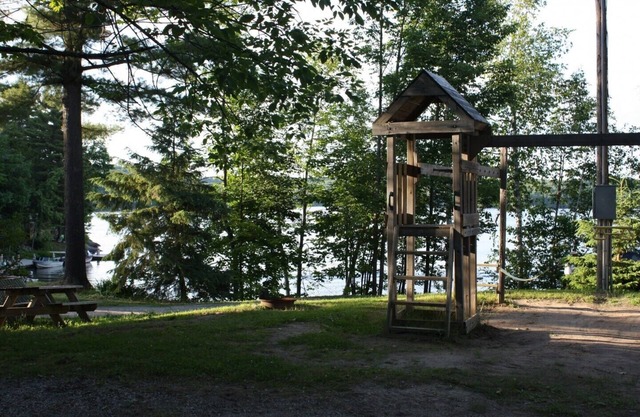 Elmdale Cottage - En el corazón de Muskoka