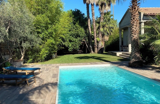 ELNE near Argeles sur mer, Villa with heated pool.