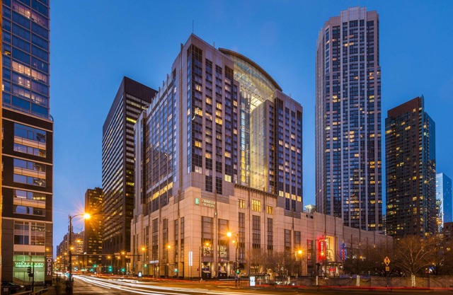 Embassy Suites by Hilton Chicago Downtown Magnificent Mile