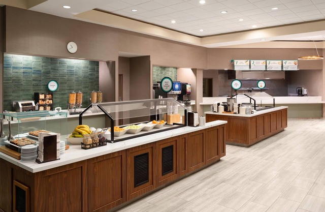 Embassy Suites by Hilton Charleston Airport Convention Ctr