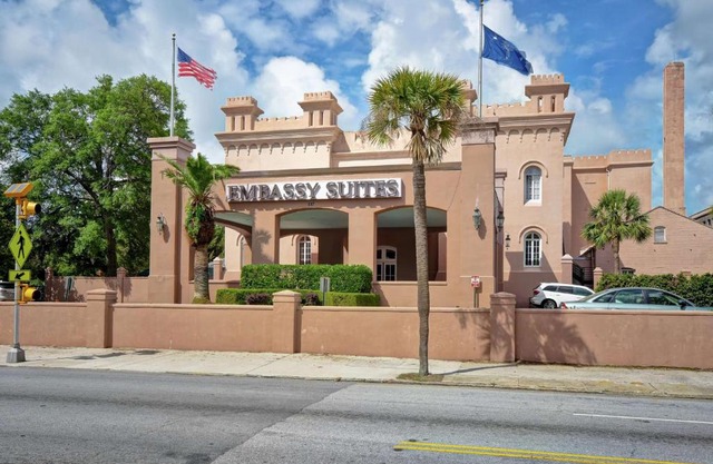 Embassy Suites Charleston - Historic District