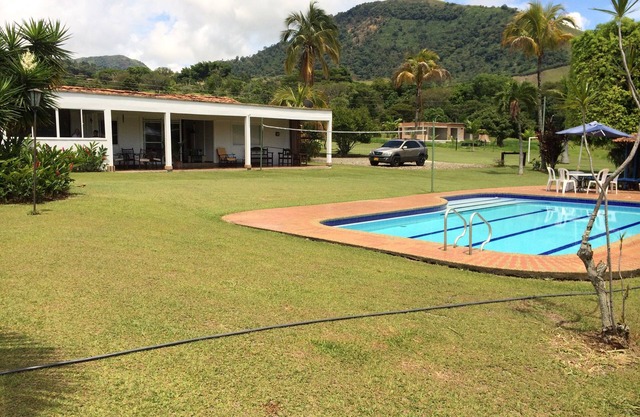 Encantadora y mágica finca en tarso ( suroeste de Antioquia ) para 16 personas .