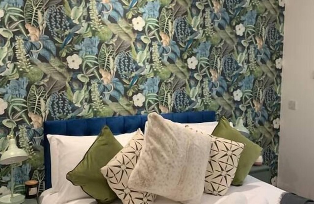 Enchanted Oasis: A Cozy Flat w/Botanical Charm
