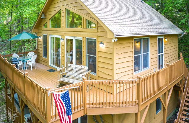 Enchanted Secluded Cabin w/ Hot Tub, Fire Pit, and Pets Welcome