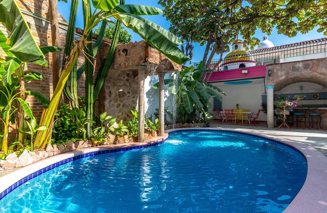 House 6 | Hacienda Lord Twigg.