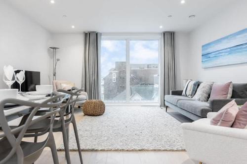 Endless Summer - Spacious Living Space on Poole Quay