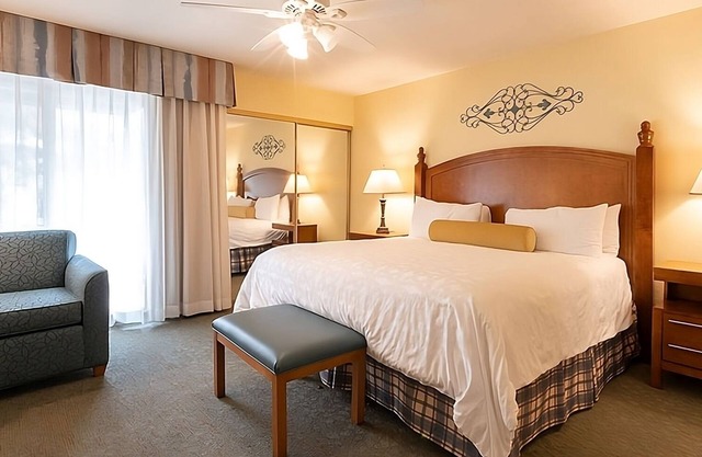 Enjoy a Hassle-Free Stay! 3 Convenient Units w/ Full Kitchen + Pool & Parking