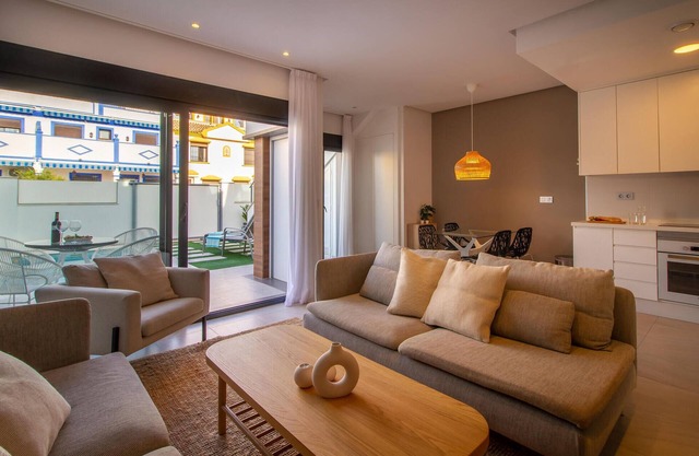 Alojamiento de 2 habitaciones en Roda