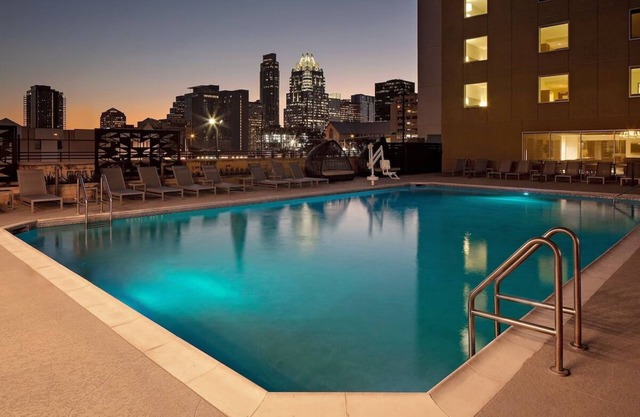 Enjoy Our Charming Room: Pool Access & Complimentary Breakfast Buffet