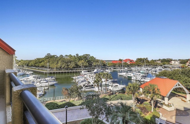 Enjoy Shelter Cove Harbour & Marina with Best Summertime Fireworks View - HS7329