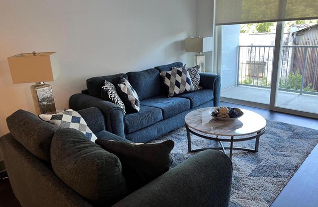 Enjoy the Beltline and Ponce City Market in the heart of Atlanta!