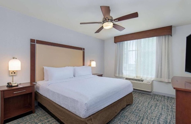 Enjoy the Best of Atlanta w/ Pool Access In Dunwoody
