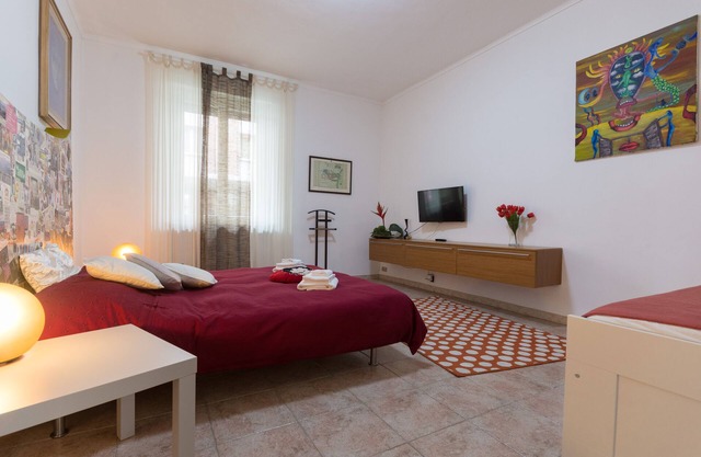 Conjunto de apartamentos con aparcamiento en el patio, 3 min de mertopolitana