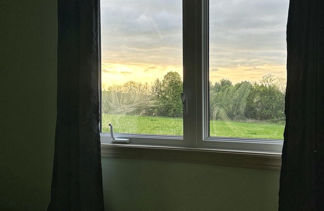 Entire Farmhouse - 1.5 Hrs from Toronto