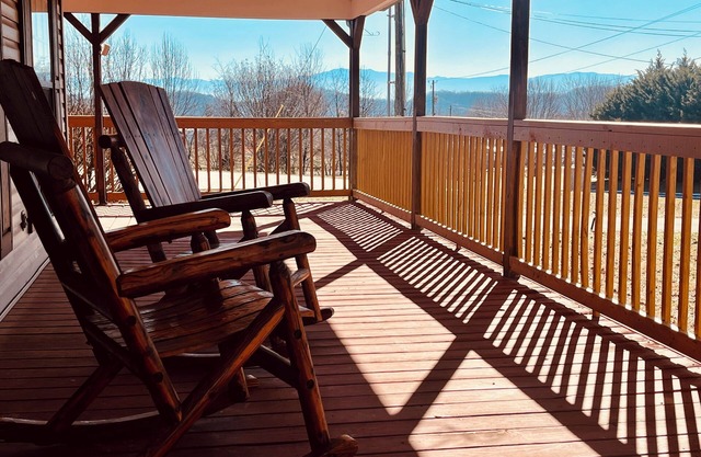 EPIC Family Home w/ MtnViews-FirePit-PetFriendly
