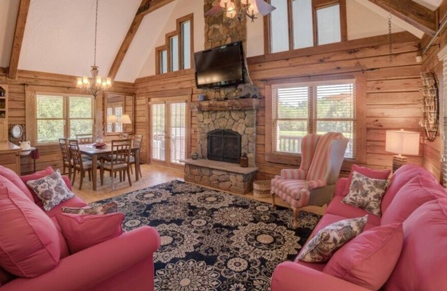 Equestrian Log Cabin. Beautiful interior and pet friendly!