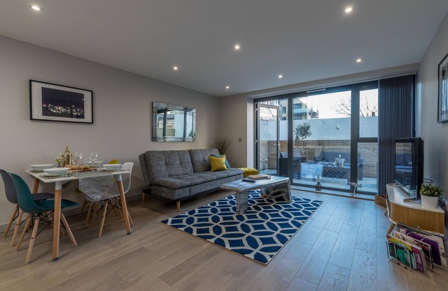 Un nuevo apartamento de lujo de 747 pies cuadrados y 2 habitaciones en Londres, excelente ubicación