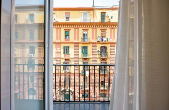 Essentia Home