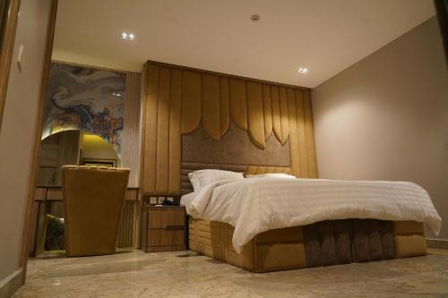Evana Hotels