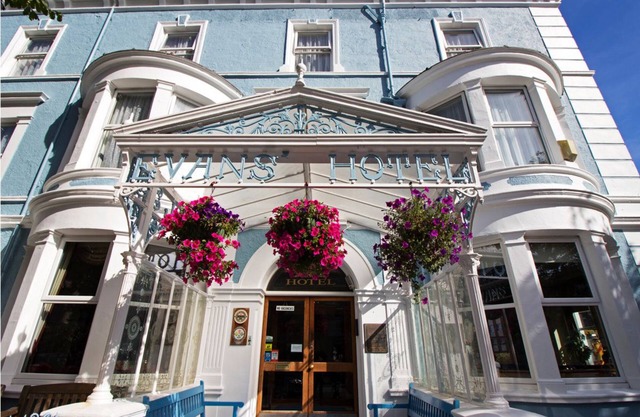 Evans Hotel
