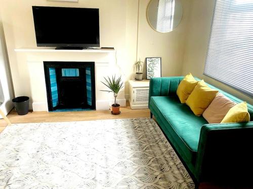 Evo Green Gravesend 2 bed Apartment, 2 mins Station, Town Centre